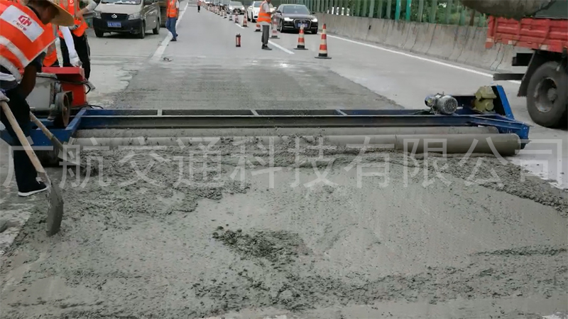 清連高速快干水泥攤鋪.jpg 清連高速快干水泥攤鋪.jpg